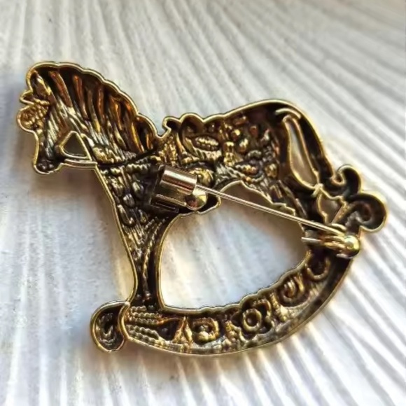 Vintage Rocking Horse Pegasus Brooch - Picture 10 of 12